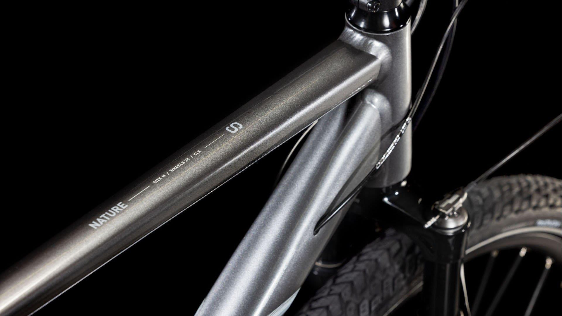 ROWER CUBE 28″ M NATURE SLX 54 GRAPHITE/FOSSIL 2025