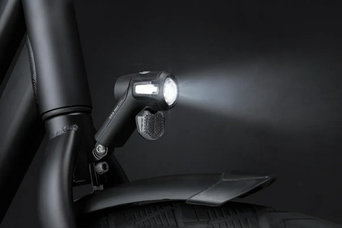 LAMPKA PRZEDNIA ROWEROWA AXA NOX SPORT – przełącznik włącz/wyłącz z funkcją automatycznego wyłączania